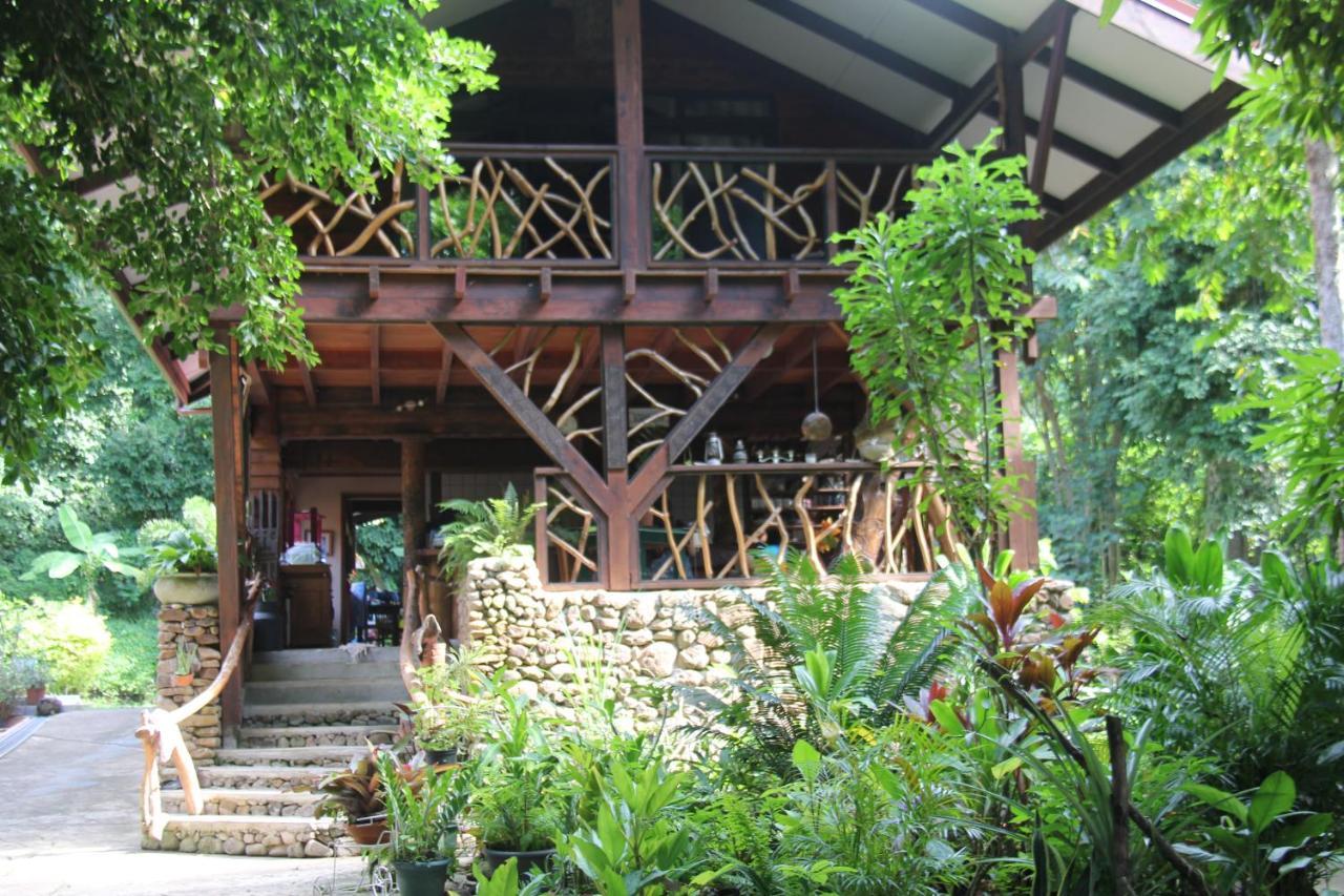 Hotel Haere Mai I Te Fare Teavaro Exterior foto
